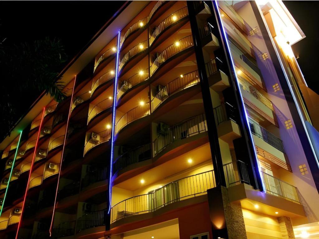 Siam Platinum Pattaya Hotel Ngoại thất bức ảnh