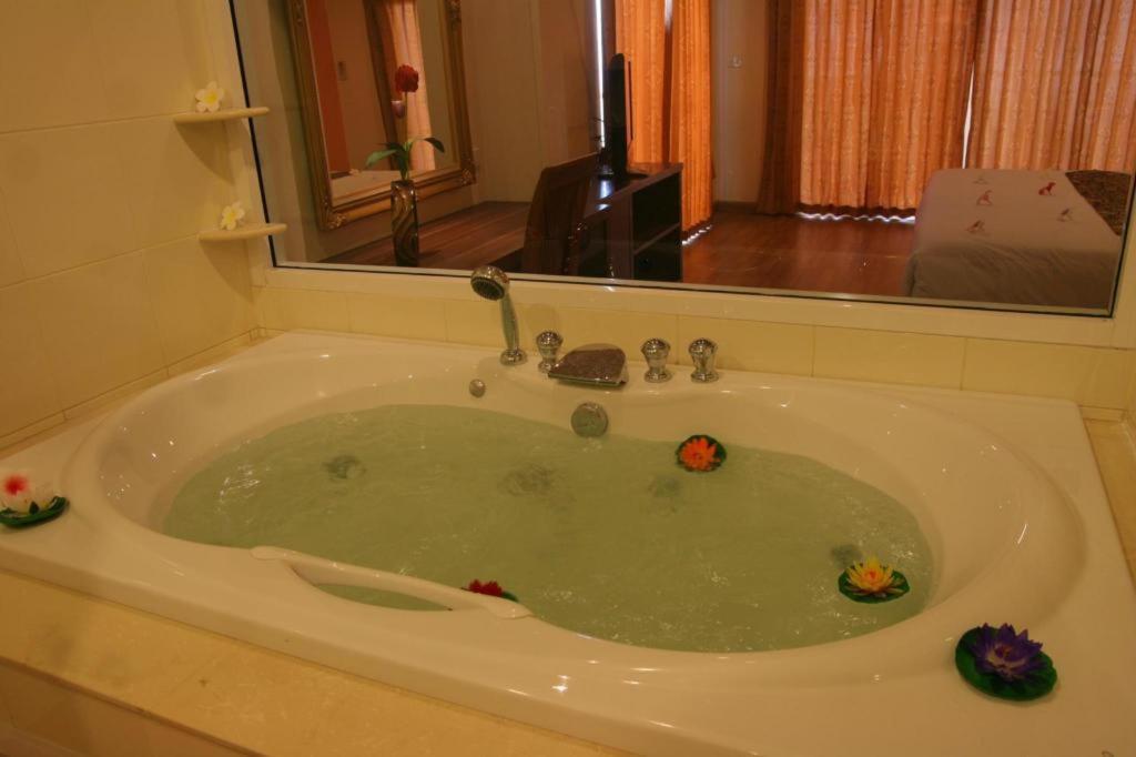 Siam Platinum Pattaya Hotel Ngoại thất bức ảnh