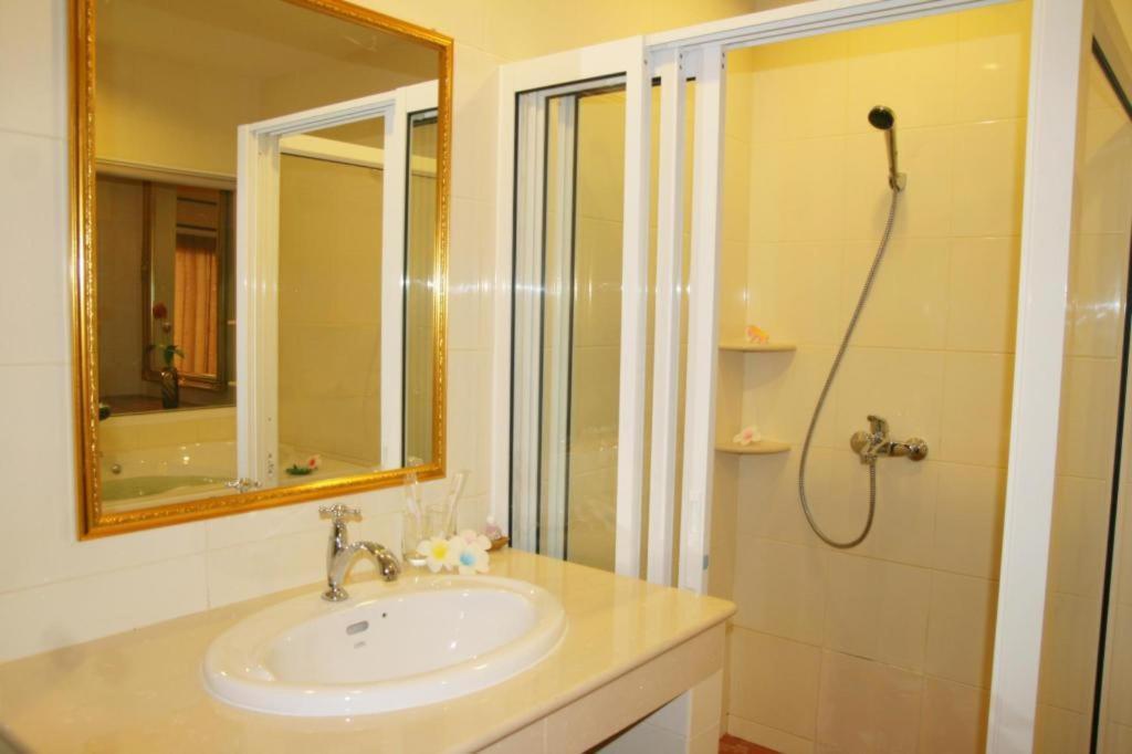 Siam Platinum Pattaya Hotel Ngoại thất bức ảnh